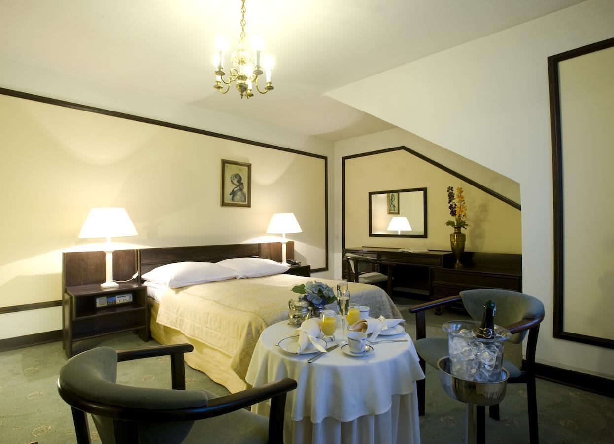 ורשה Hotel "Zajazd Napoleonski" חדר תמונה