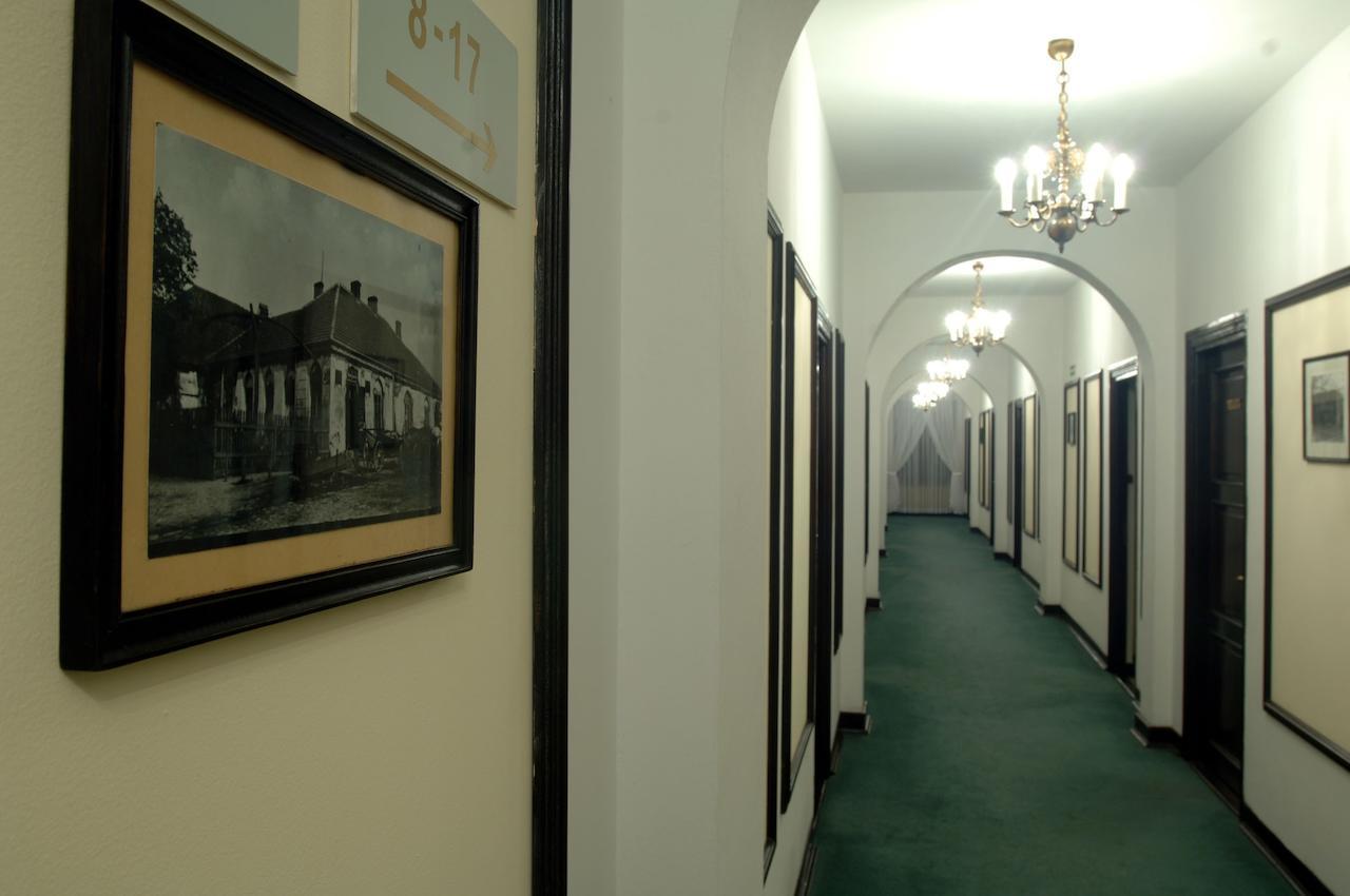 ורשה Hotel "Zajazd Napoleonski" מראה חיצוני תמונה