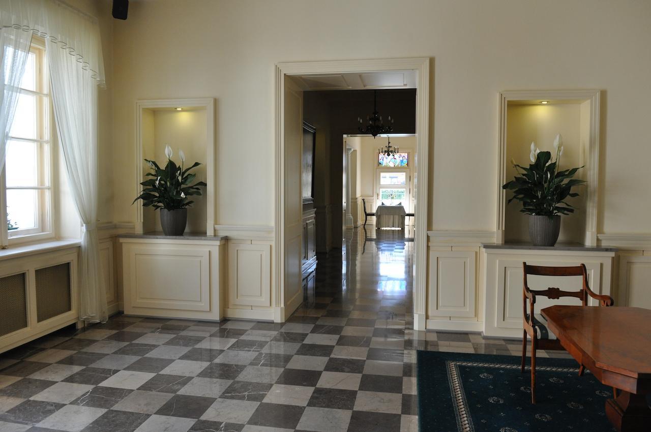 ורשה Hotel "Zajazd Napoleonski" מראה חיצוני תמונה