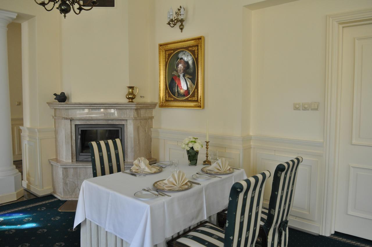 ורשה Hotel "Zajazd Napoleonski" מראה חיצוני תמונה